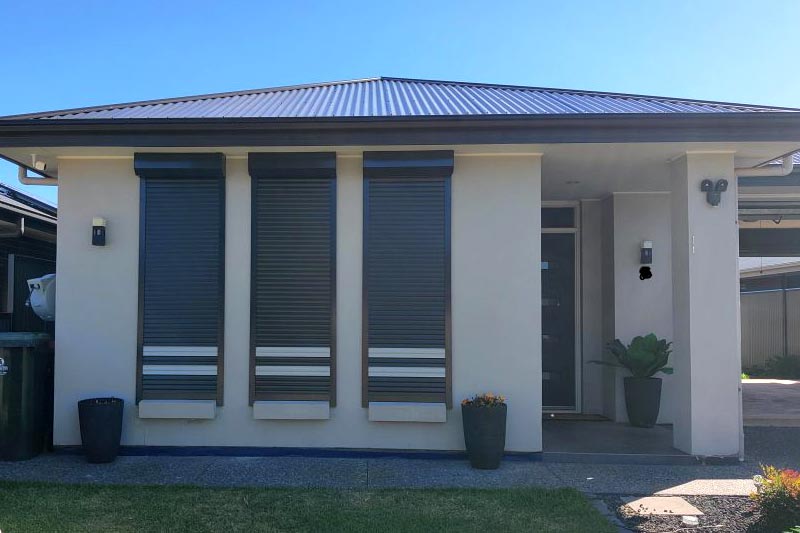 Battery shutters for windows and doors
